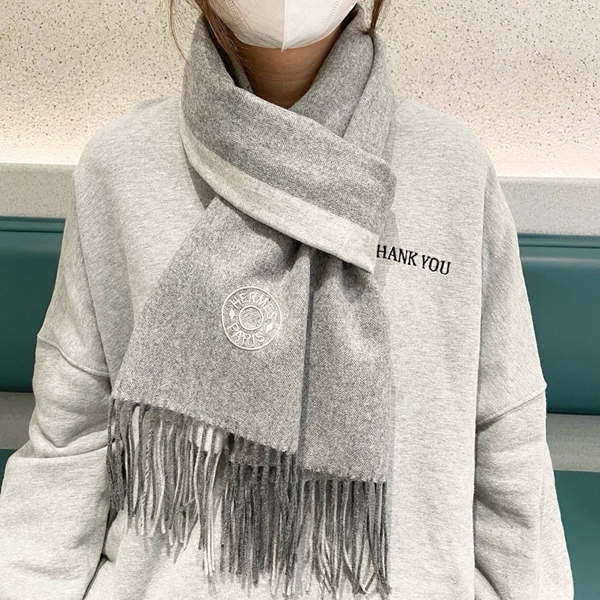 ブランドマフラー正面デザイン